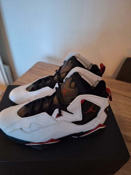 Jordan True Flight - Blanc/Noir/Rouge - Taille 44 neuf
