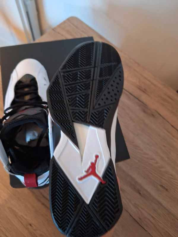 Jordan True Flight - White/Black/Red - Size 44 new