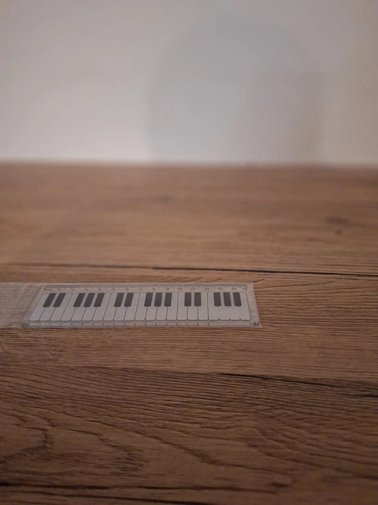 Règle Piano 15 cm - Design Élégant Noir et Blanc, Parfaite pour Étudiants en Musique 🎹