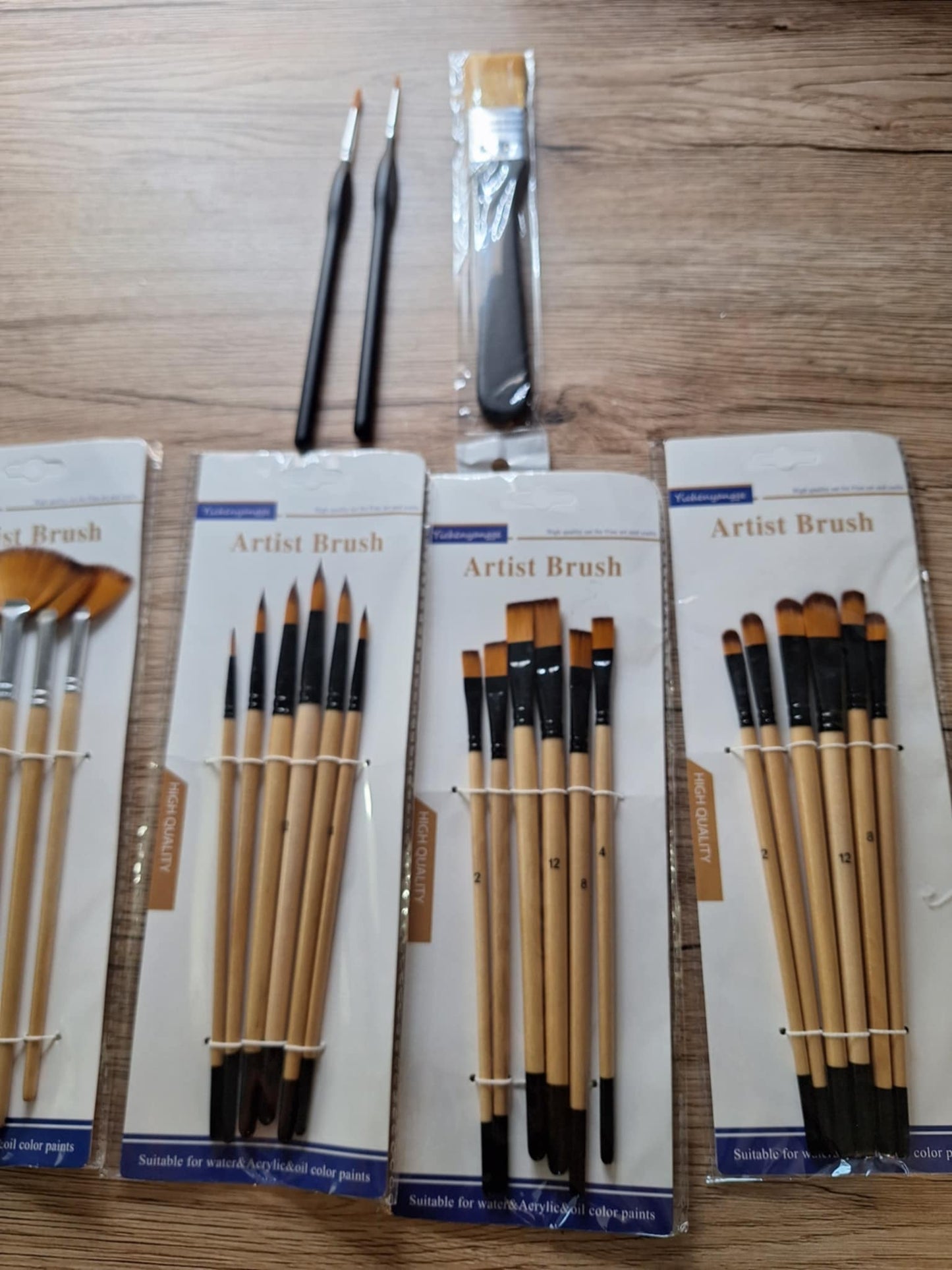 Coffret Artistique de 30 + Pinceaux variés Neufs – Idéal pour Tous les Styles de Peinture