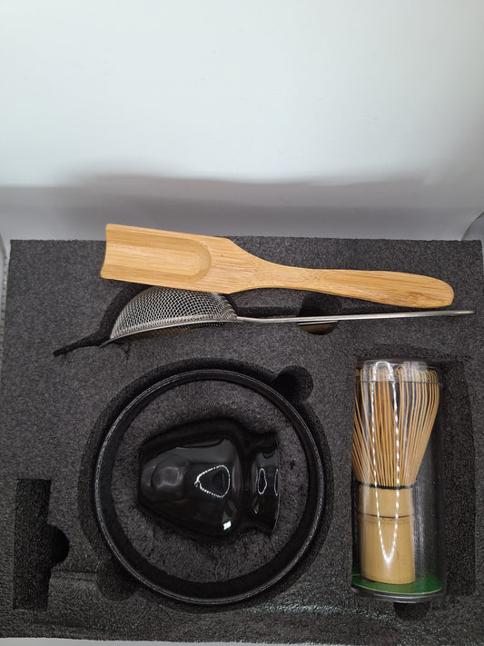 Sumi no Chakai 墨の茶会 – L’Art du Matcha en Noir Profond