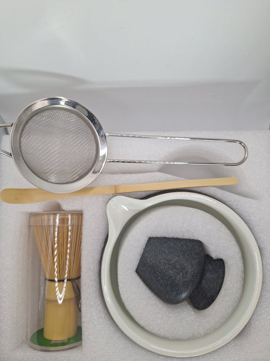 Kuronami (黒波) — Coffret Matcha Vague Noire