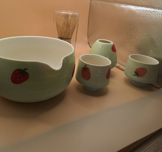 Set Matcha 6 pièces en céramique – Benitsubu (紅粒) Paradis de la fraise 🍓