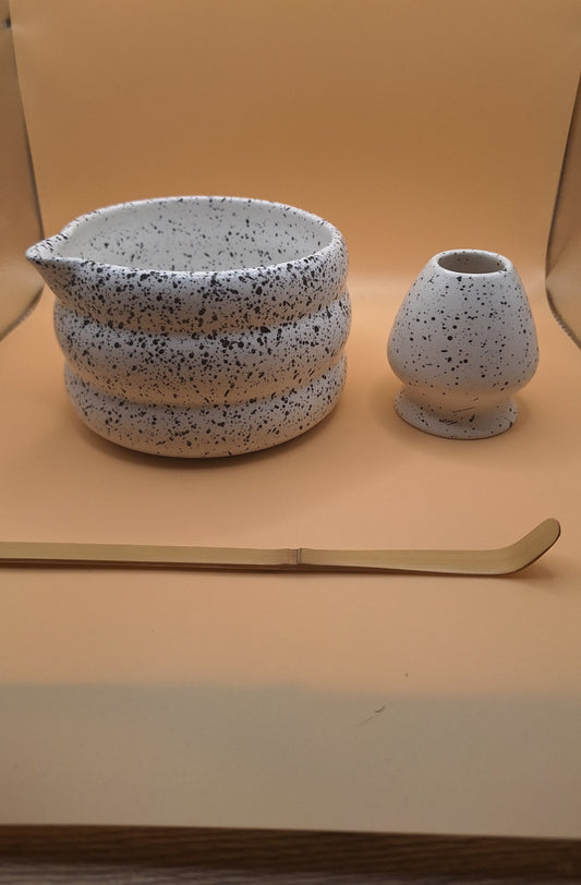 ⚪🐾 Set Matcha 2 pièces “DoruDoru” ドルドル – Cœur Dalmatien