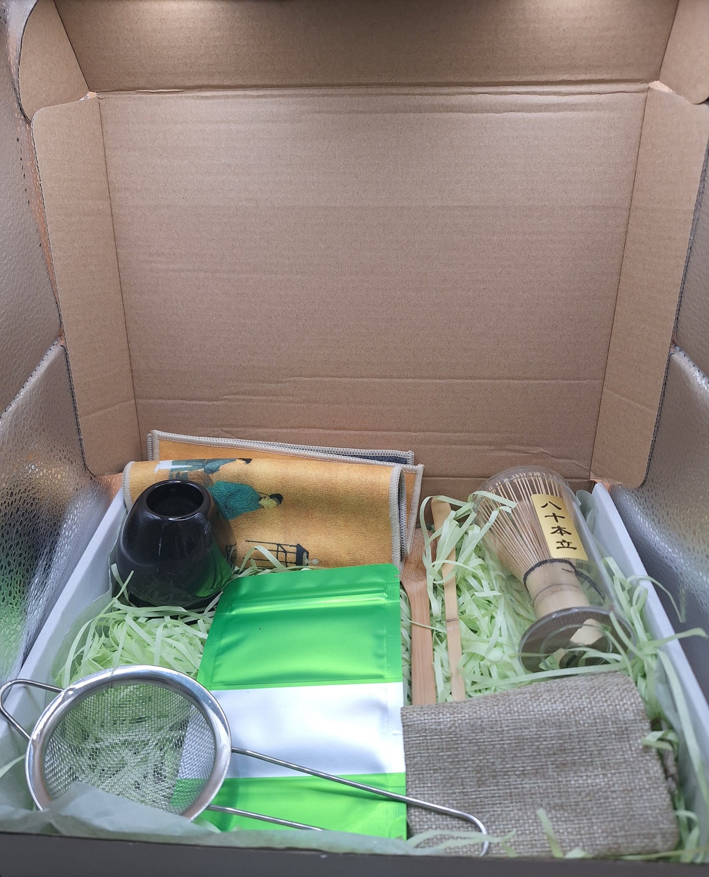 Matcha gift set with whisk, holder, bamboo spoons, pouches and matcha bag - Style of your choice