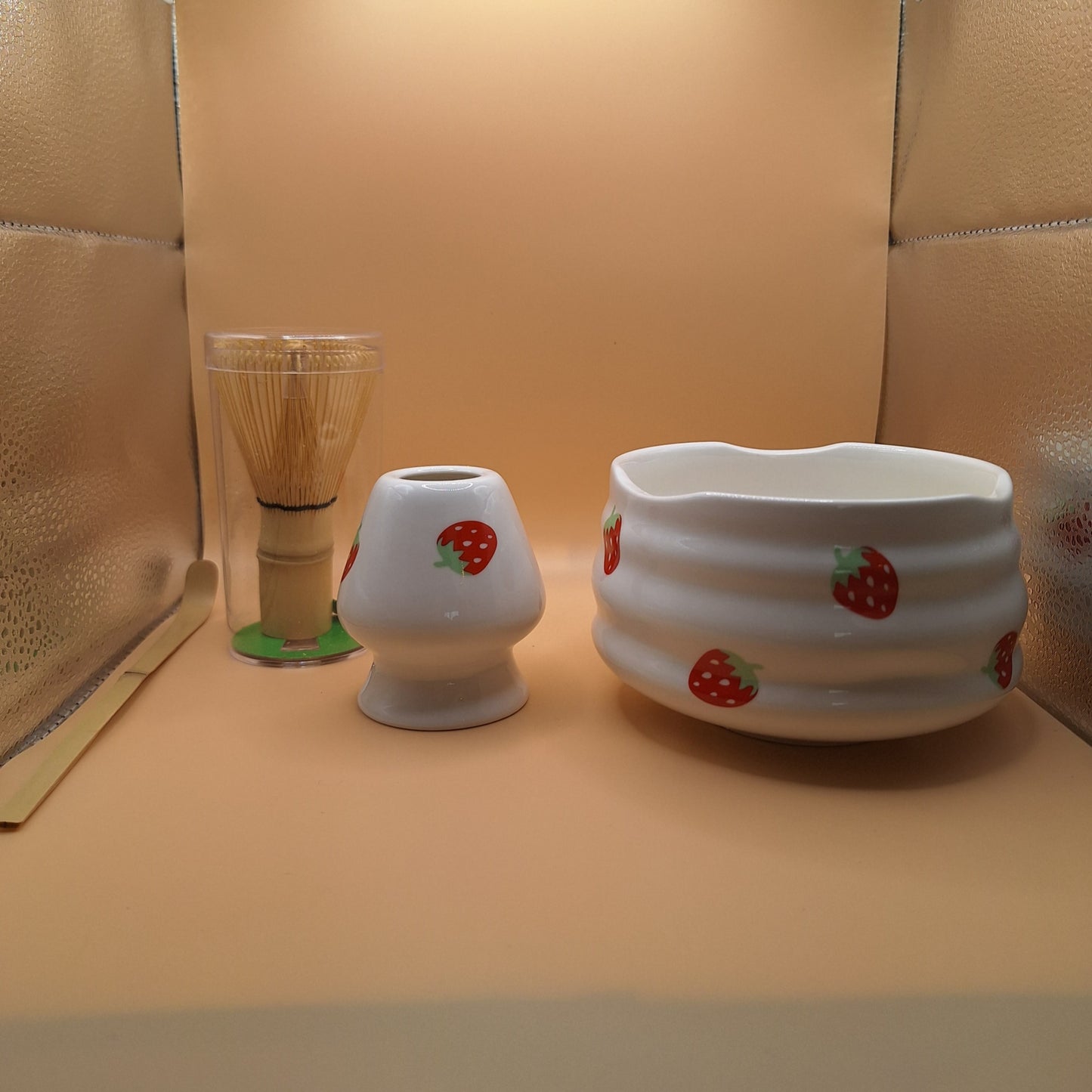 🍓 4-piece ceramic Matcha set – “Ichigo” いちご | Strawberry sweetness