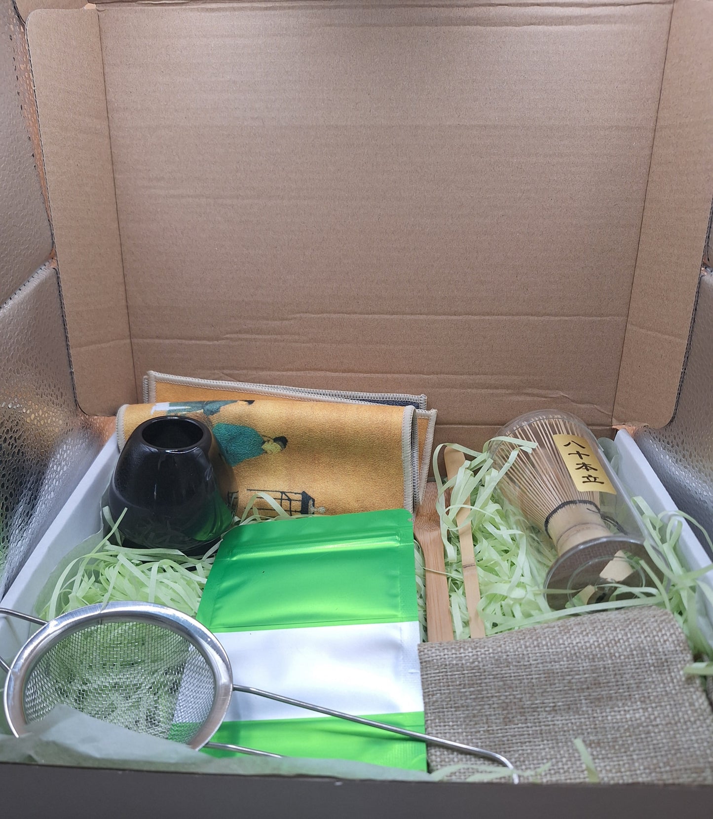 Matcha gift set with whisk, holder, bamboo spoons, pouches and matcha bag - Style of your choice