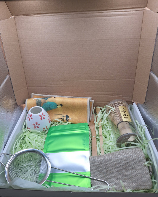 Coffret cadeau Matcha avec fouet , support , cuillères en bambou , pochons et sachet matcha - Style au choix