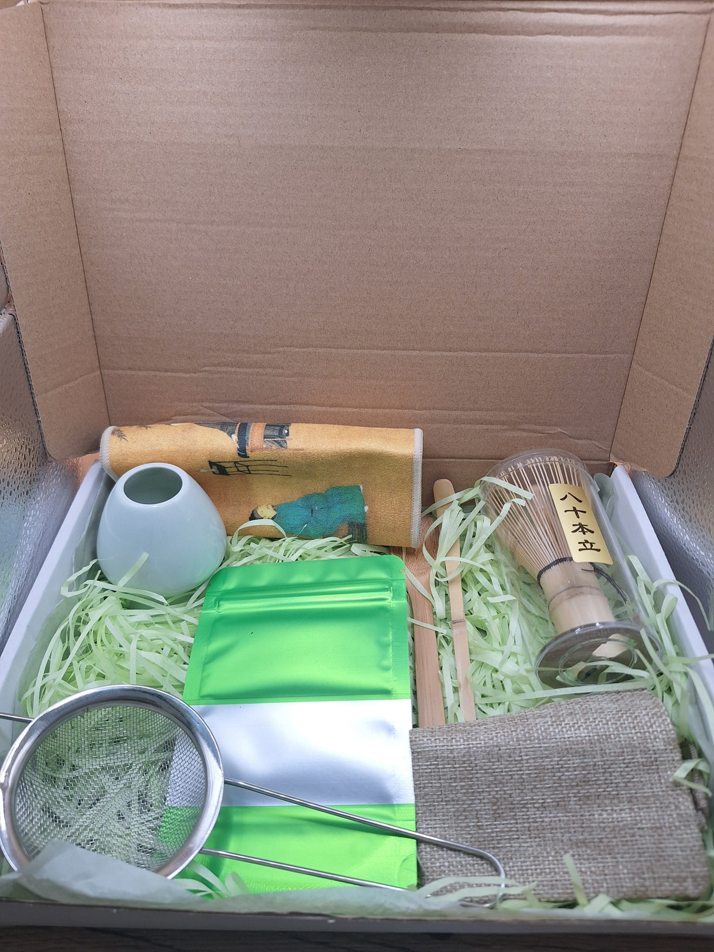 Matcha gift set with whisk, holder, bamboo spoons, pouches and matcha bag - Style of your choice