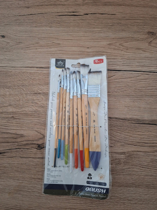 🎨 9 Stencil Brushes – Natural Wood Handle