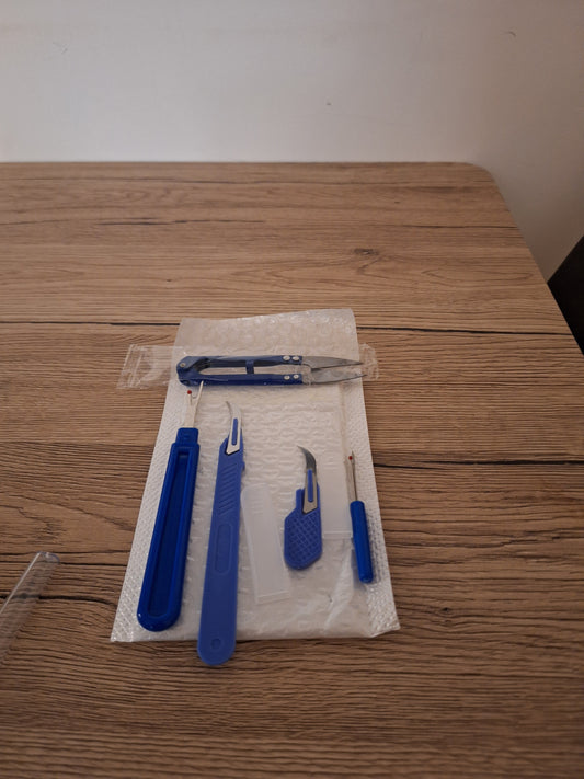 🎨5-Piece Blue Seam Ripper Kit - Easy and Accurate Stitch Removal 🎨