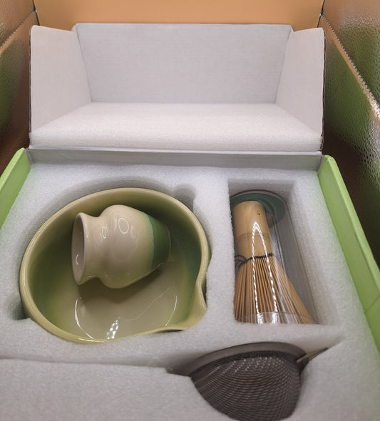 🌿🍶Kit de matcha 5 pièces -  Ryokushiro – 緑白 Harmonie végétale & lumière vanillée