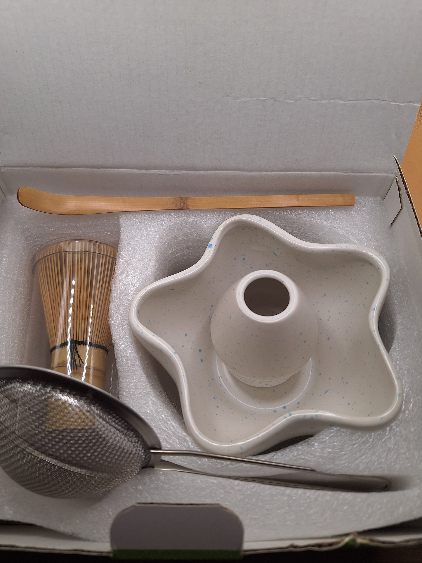 🌸 Set de Matcha Japonais 4 pièces en céramique  “Hoshi no Umi” – 海の星 (Étoile de Mer) 🌸