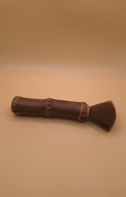 🌿 Brosse de Nettoyage en Bambou Naturel – Design Traditionnel & Poils Durables