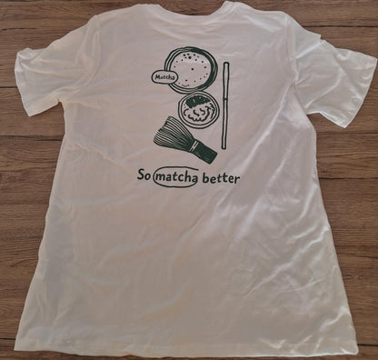 🌱 3. T-shirt So Matcha Better – Fouet, cuillère, ustensiles