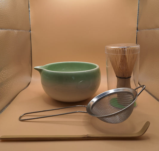 🌿🍶Kit de matcha 4 pièces -  Ryokushiro – 緑白 Harmonie végétale & lumière vanillée