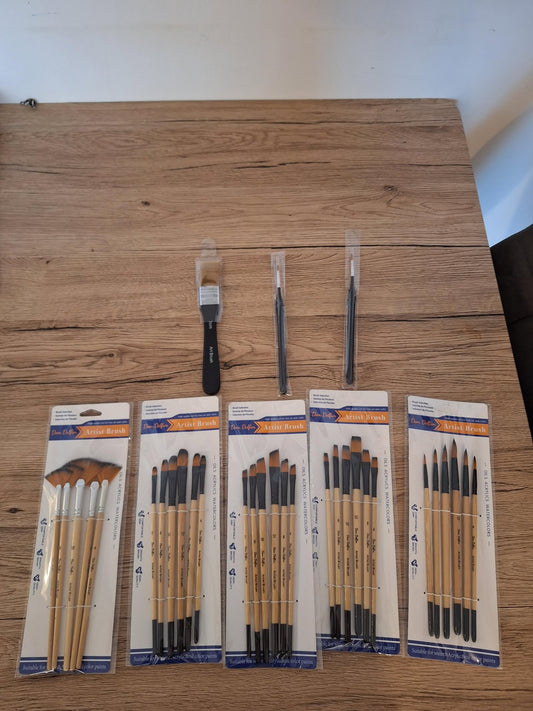 🎨 Set of 32 New Assorted Brushes – Ideal for All Painting Styles
