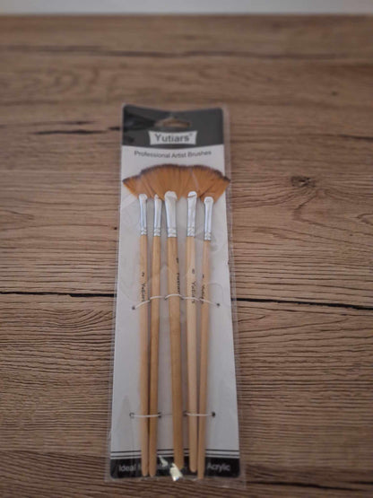 🎨 Set of 5 Brand New Quality Fan Brushes 🎨