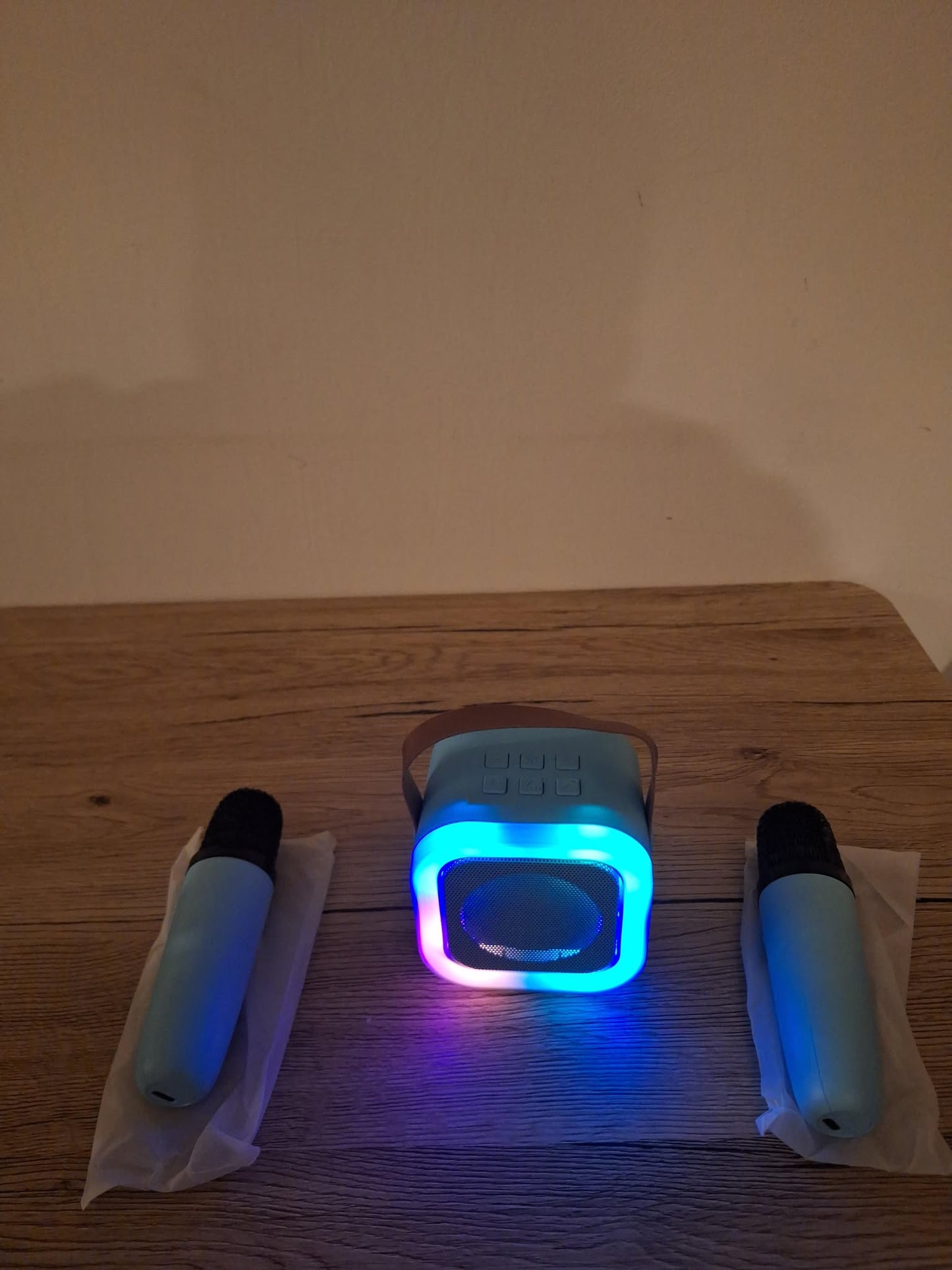 🎤 Complete Wireless Karaoke Set with 2 Microphones 🎶 Perfect for family and children - Color of your choice