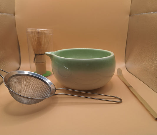 🌿🍶Kit de matcha 4 pièces -  Ryokushiro – 緑白 Harmonie végétale & lumière vanillée