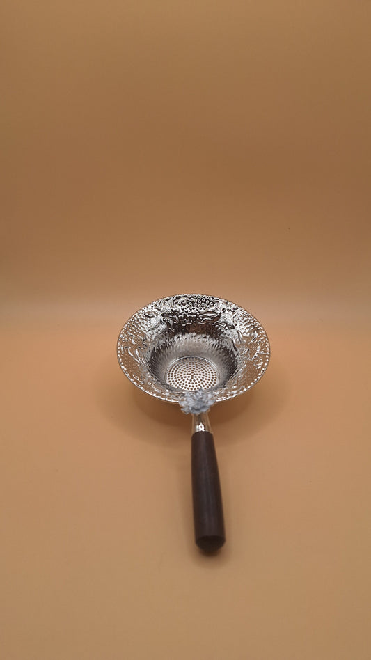 Passoire à Thé Élégante – Acier Inoxydable & Manche en Bois | Design Lotus