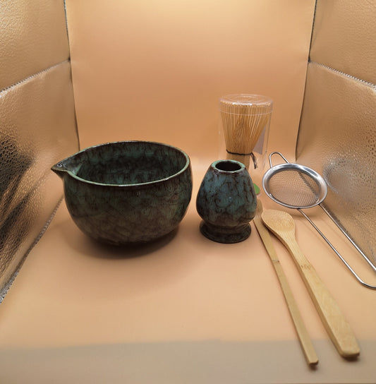 🍵 6-piece ceramic Matcha set – Kurohana 黒華 | Dark flower and mineral shine