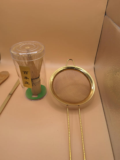 Ustensiles de Matcha – Set 4 pièces avec tamis doré