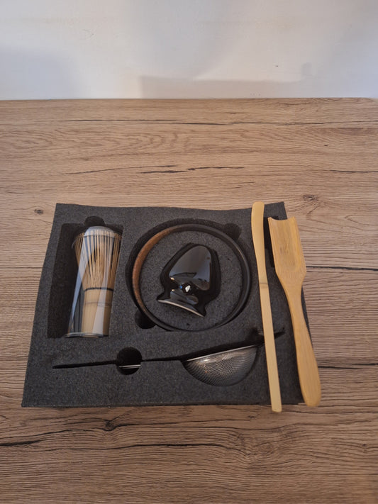 🌿Yoru no Shizuku (夜の雫) — Ceramic Night Drop Matcha Box