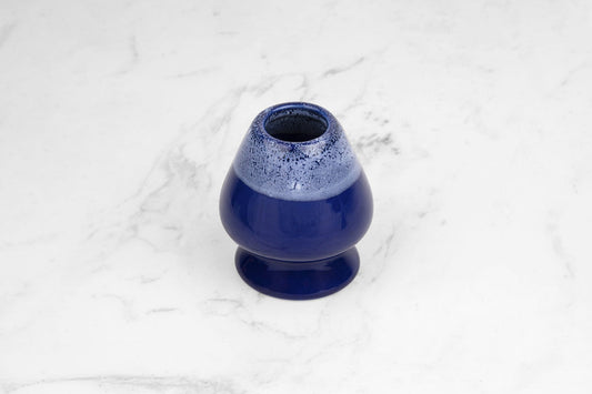 🍃 Porte-fouet à matcha Naoshi – Porcelaine de haute qualité- Kumiko Matcha