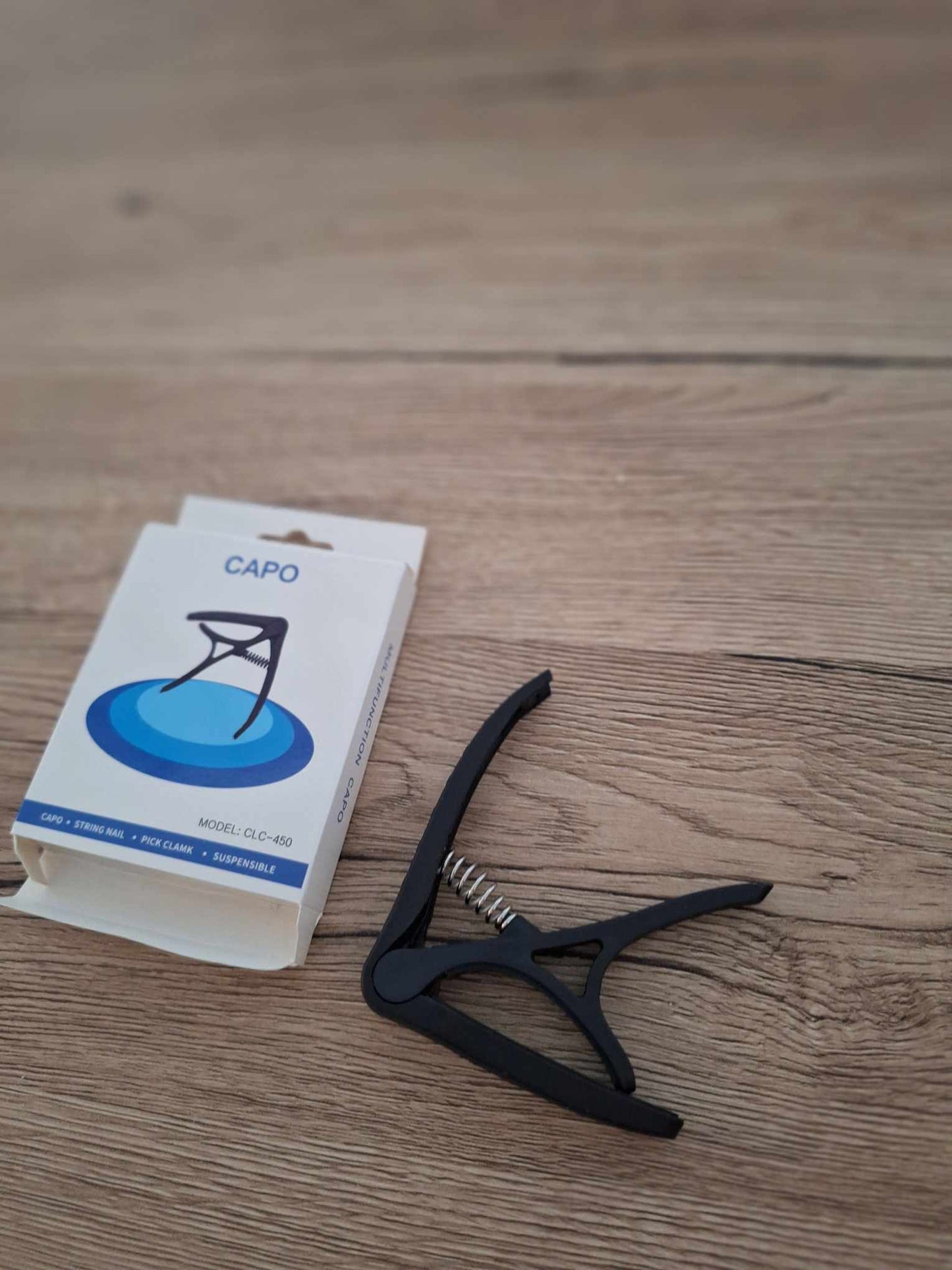 🎸 3-in-1 Capo for Guitar &amp; Ukulele, Pick Holder &amp; Tuning Clip 🎶
